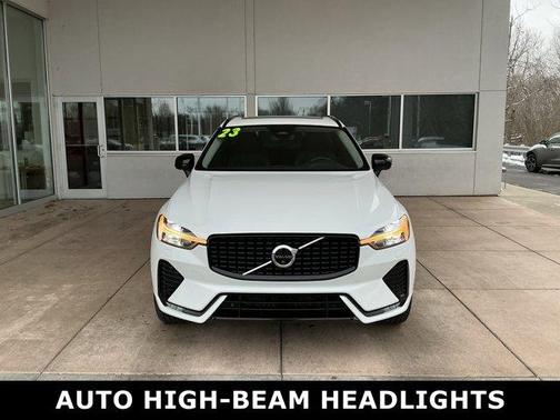 2023 Volvo XC60 B5 Plus Dark Theme