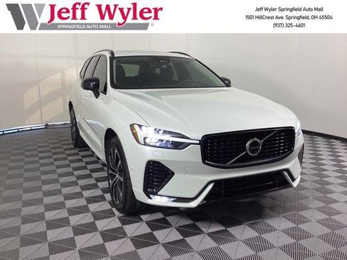 2023 Volvo XC60 B5 Plus Dark Theme
