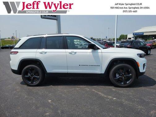 2025 Jeep Grand Cherokee Laredo