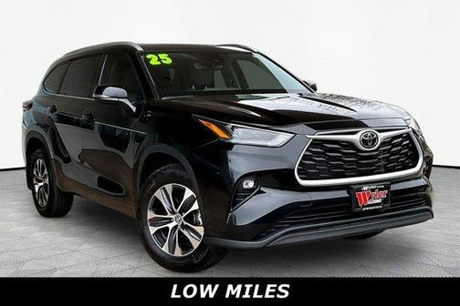 2025 Toyota Highlander XLE