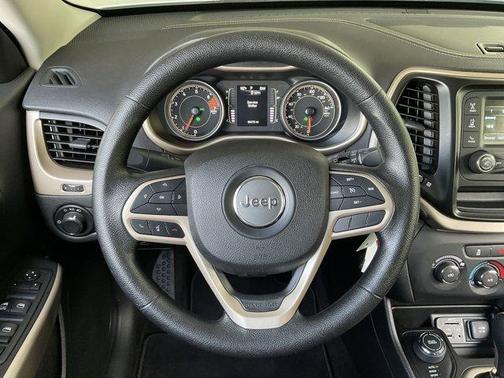 2017 Jeep Cherokee Sport
