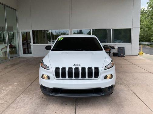 2017 Jeep Cherokee Sport