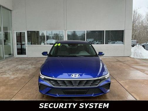 2024 Hyundai ELANTRA SE