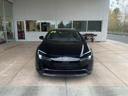 2024 Toyota Prius LE