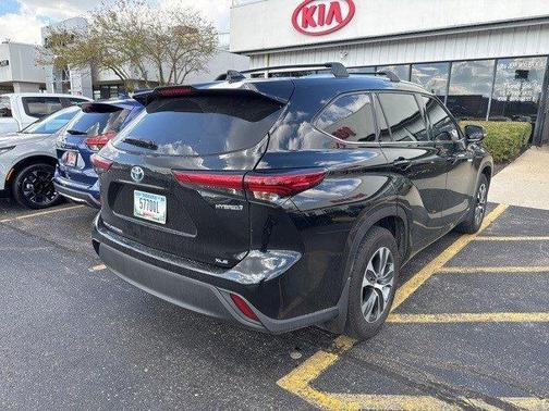 2021 Toyota Highlander Hybrid XLE