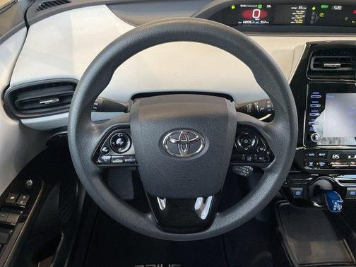 2021 Toyota Prius LE