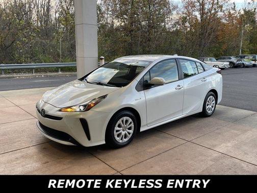 2021 Toyota Prius LE