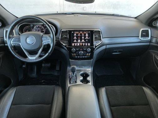 2020 Jeep Grand Cherokee Laredo