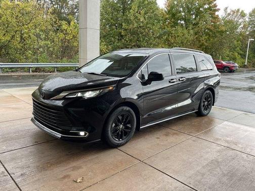 2023 Toyota Sienna XLE