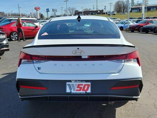 2025 Hyundai ELANTRA SEL Sport