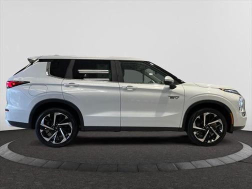 2024 Mitsubishi Outlander PHEV SE S-AWC