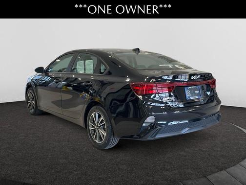 Aurora Black 2023 Kia Forte LXS