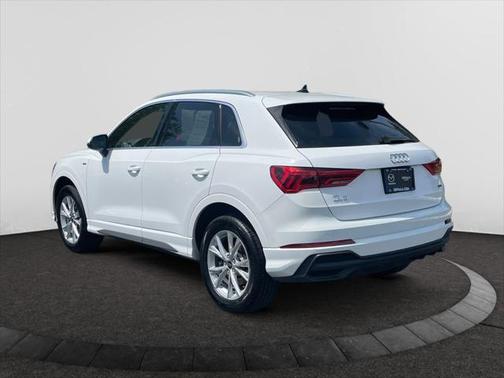 2024 Audi Q3 Premium 45 TFSI S line quattro Tiptronic