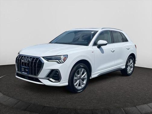 2024 Audi Q3 Premium 45 TFSI S line quattro Tiptronic