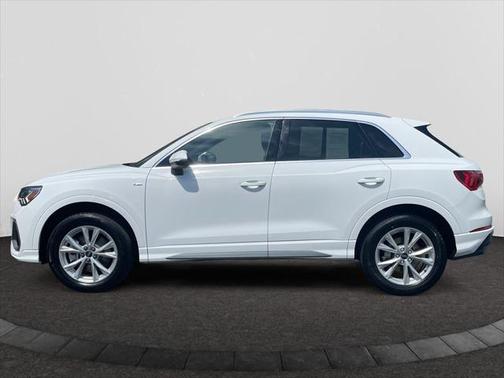 2024 Audi Q3 Premium 45 TFSI S line quattro Tiptronic