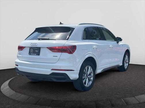 2024 Audi Q3 Premium 45 TFSI S line quattro Tiptronic