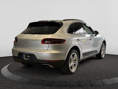 2017 Porsche Macan Base