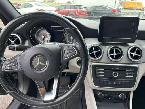 2015 Mercedes-Benz CLA-Class Base