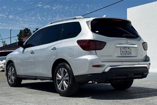 2019 Nissan Pathfinder SL