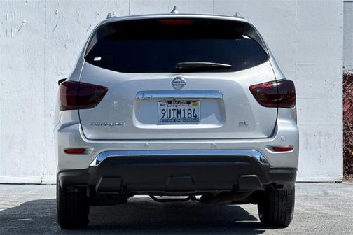 2019 Nissan Pathfinder SL