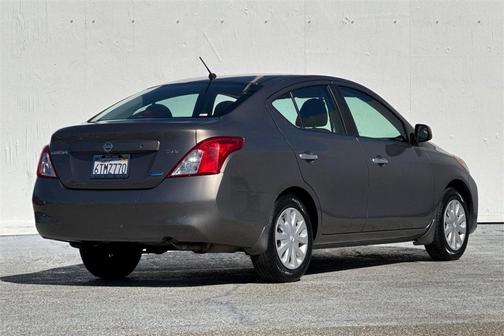 2012 Nissan Versa 1.6 SV