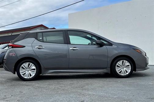 2024 Nissan Leaf S