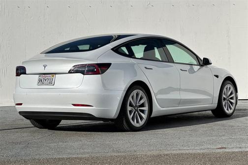 2021 Tesla Model 3 Standard Range Plus