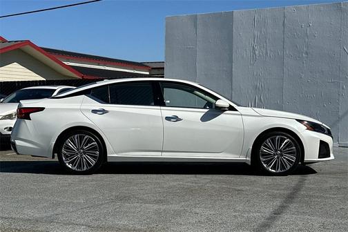 2024 Nissan Altima 2.5 SL