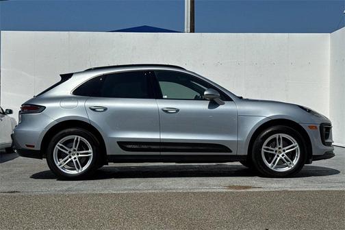 2022 Porsche Macan Base