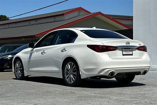 2022 INFINITI Q50 LUXE