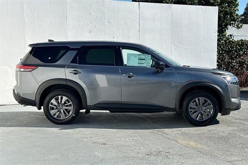 2025 Nissan Pathfinder S