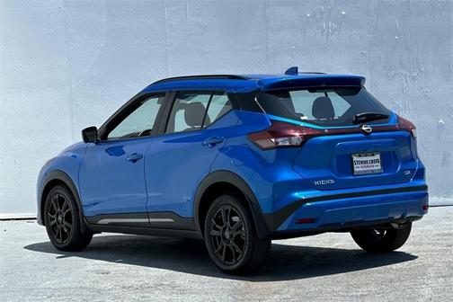 2024 Nissan Kicks SR