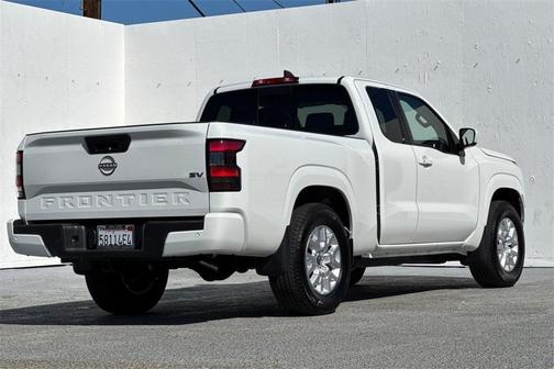 2024 Nissan Frontier SV