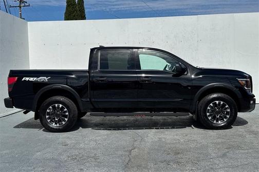 2024 Nissan Titan PRO-4X