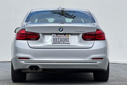 2018 BMW 330e iPerformance