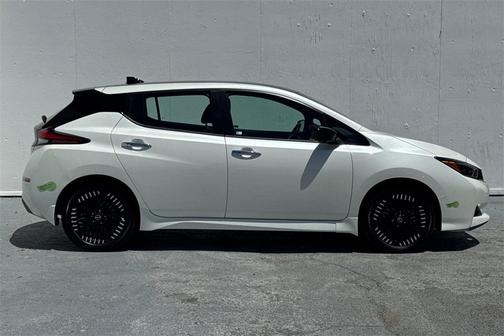 2023 Nissan Leaf SV PLUS