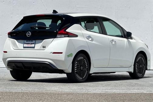 2023 Nissan Leaf SV PLUS