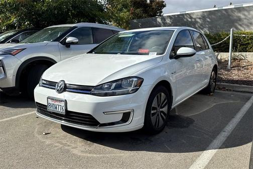 2018 Volkswagen e-Golf SE