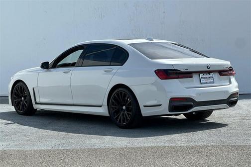 2021 BMW 750 i xDrive