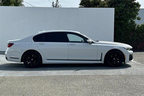 2021 BMW 750 i xDrive