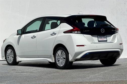 2022 Nissan Leaf S