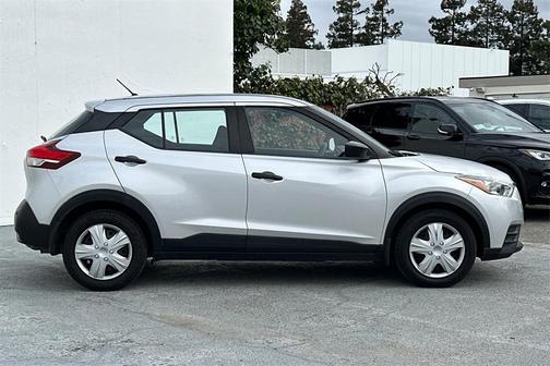 2020 Nissan Kicks S