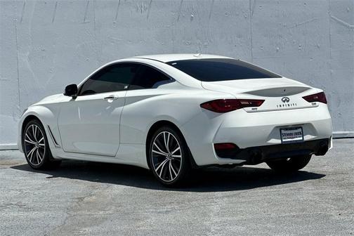 2022 INFINITI Q60 PURE