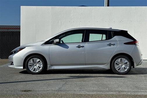 2024 Nissan Leaf S
