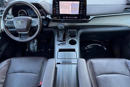 2023 Toyota Sienna Platinum 7 passenger