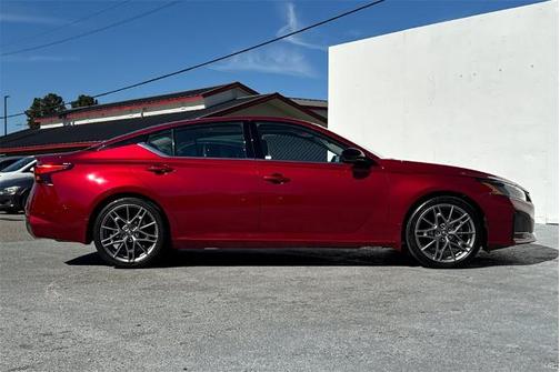 2023 Nissan Altima 2.0 SR