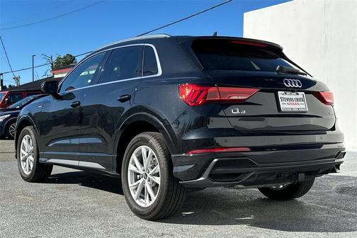 2022 Audi Q3 45 S line Premium
