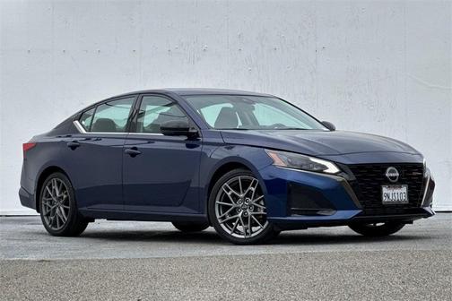 2023 Nissan Altima 2.0 SR