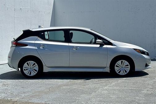 2023 Nissan Leaf S