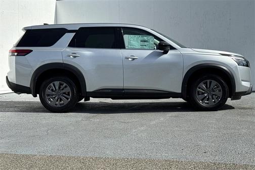 2024 Nissan Pathfinder S